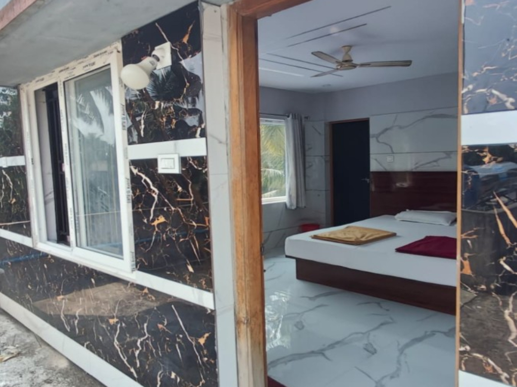 Rooftop King Bed Room